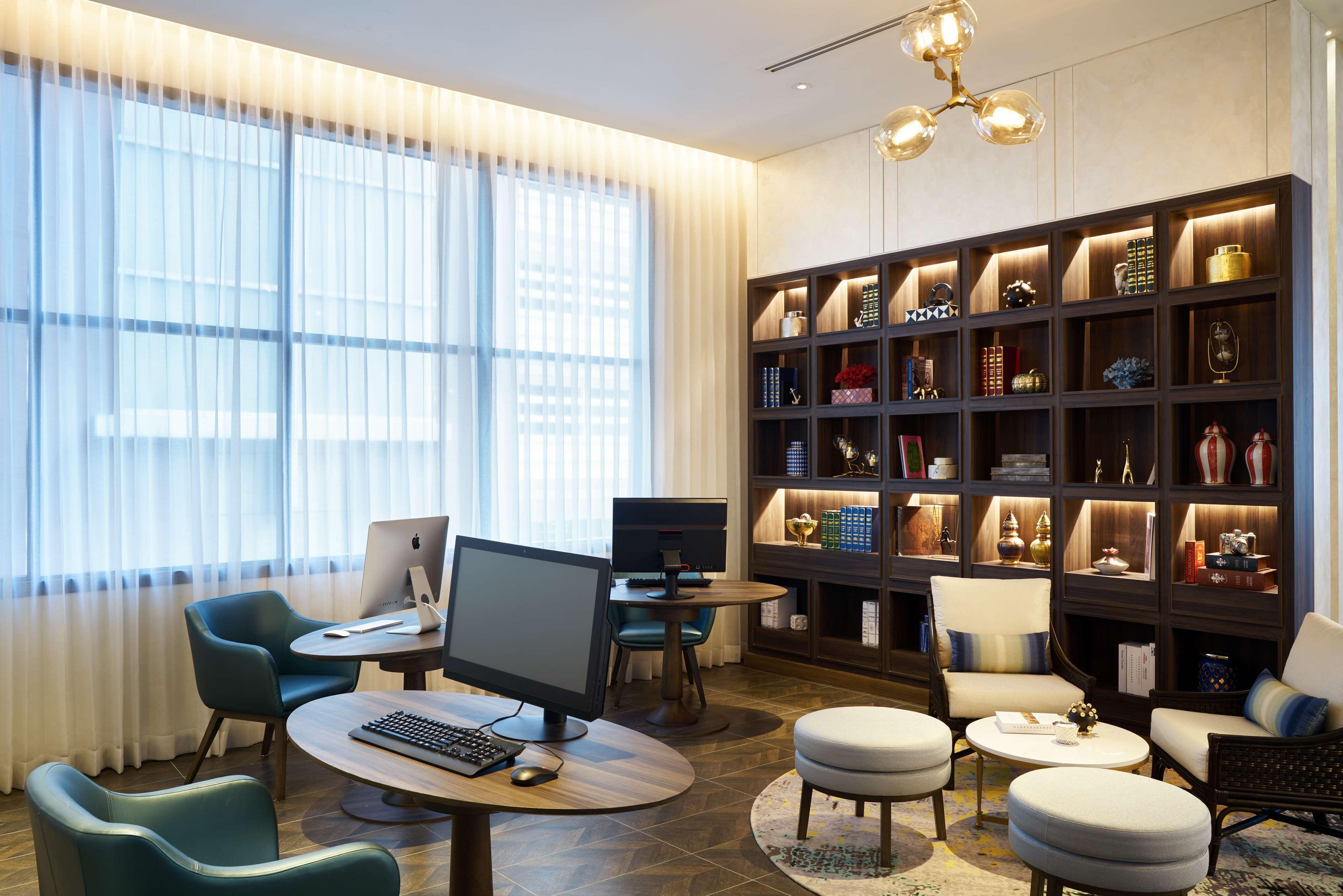 Hyatt Place Bangkok Sukhumvit 24 Esterno foto